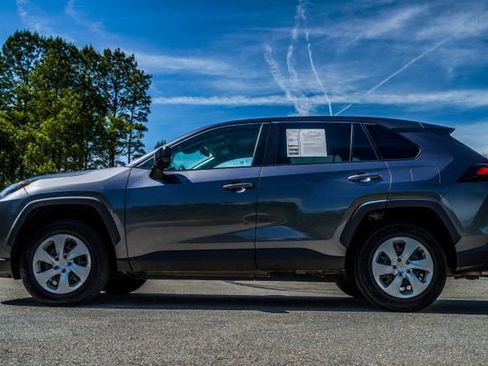 Used 2024 Toyota RAV4 LE FWD image 8