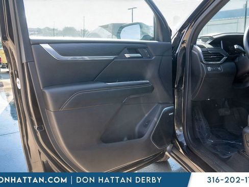 Used 2025 GMC Acadia Elevation image 14