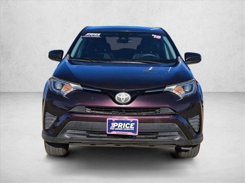Used 2018 Toyota RAV4 LE image 2