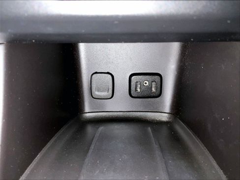 Used 2018 GMC Acadia SLT w/ LPO, Protection Package AWD/4WD image 32