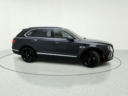 Used 2017 Bentley Bentayga AWD/4WD image 6