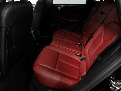 Used 2022 Porsche Macan AWD/4WD image 29