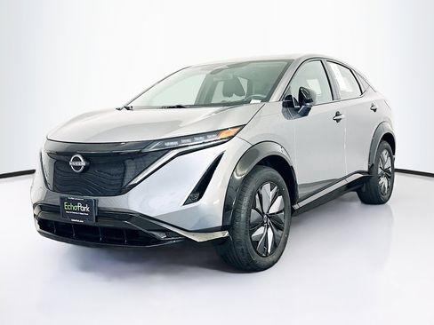 Used 2023 Nissan Ariya AWD image 3