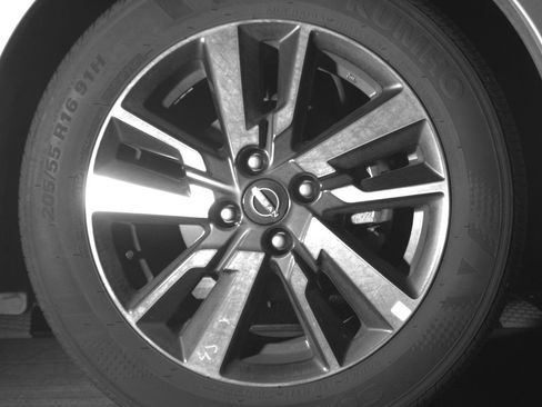 Used 2025 Nissan Versa SV image 13