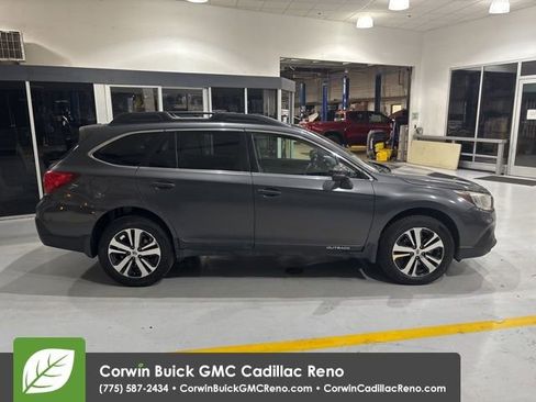 Used 2018 Subaru Outback 3.6R Limited w/ Popular Package #2 AWD/4WD image 9