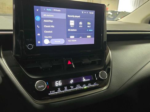 Used 2023 Toyota Corolla LE image 27