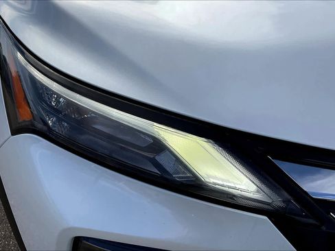 Used 2024 Nissan Rogue SV image 26