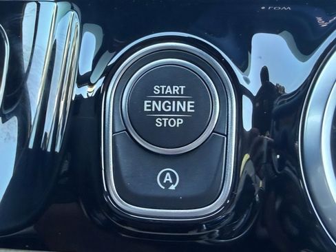 Used 2025 Mercedes-Benz GLA 250 4MATIC image 30