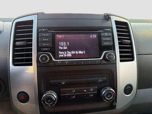 Used 2017 Nissan Frontier SV image 5