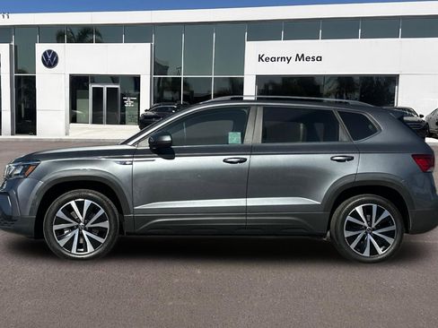 Used 2022 Volkswagen Taos SE image 7