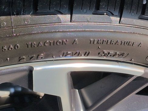 Certified 2025 BMW 230i 230i w/ Premium Package image 12