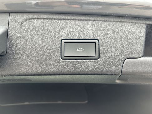 Certified 2025 Volkswagen Atlas Cross Sport SEL image 30