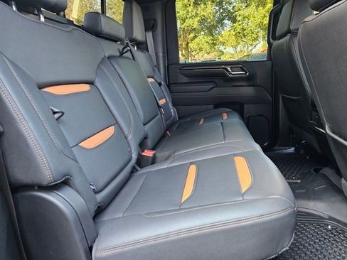 Used 2024 GMC Sierra 2500 AT4 w/ Technology Package image 28