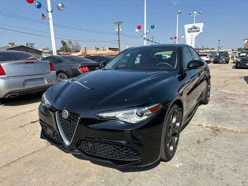 Used 2019 Alfa Romeo Giulia Ti Sport w/ Quick Order Package 22S Sport AWD/4WD image 3