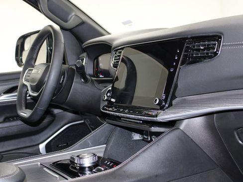 Used 2024 Jeep Wagoneer Series III image 33