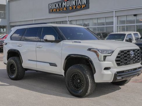 Used 2023 Toyota Sequoia Platinum image 3