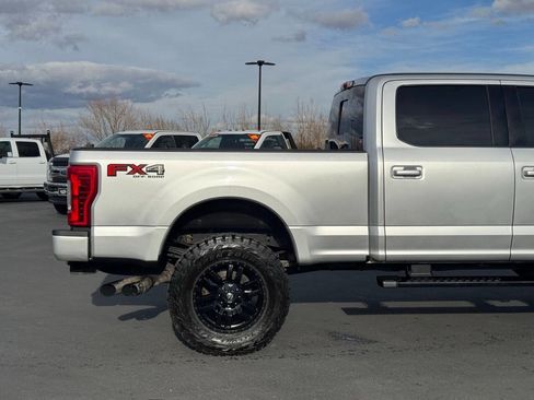 Used 2019 Ford F350 Lariat image 5