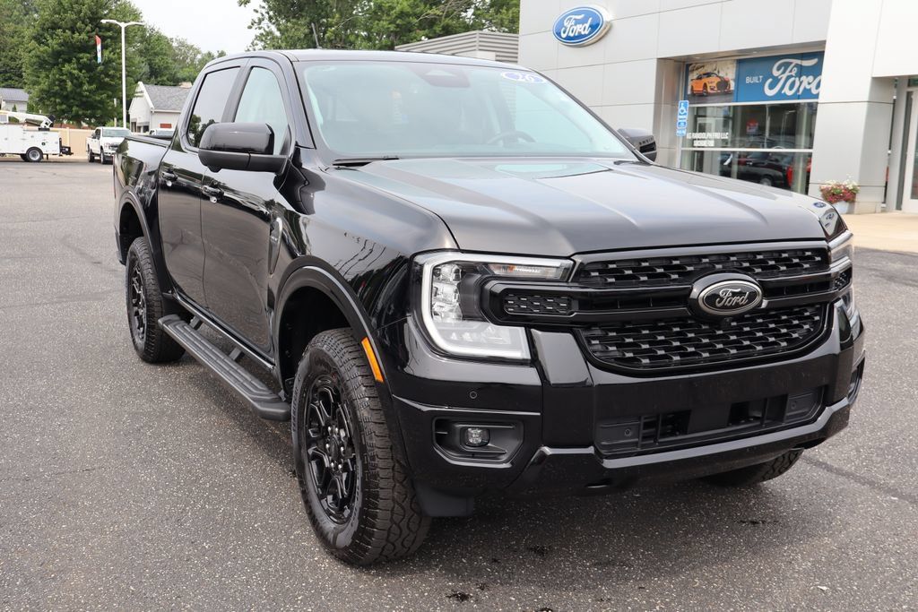 Used 2026 Ford Ranger Lariat w/ FX4 Off-Road Package AWD/4WD image 2