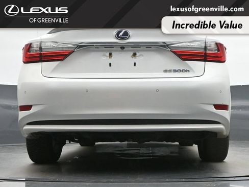Used 2017 Lexus ES 300h w/ Luxury Package FWD image 13