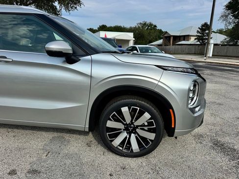 New 2026 Mitsubishi Outlander SEL FWD image 12