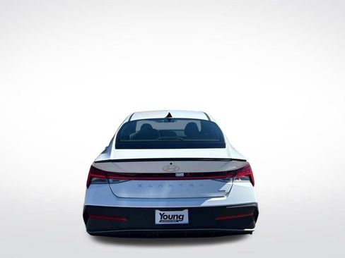 Used 2025 Hyundai Elantra SEL FWD image 6