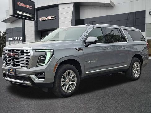 Used 2025 GMC Yukon XL Denali AWD/4WD image 33