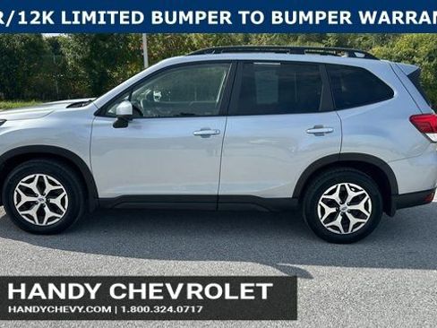 Used 2022 Subaru Forester Premium image 7