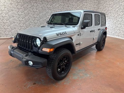 Used 2023 Jeep Wrangler Willys image 3