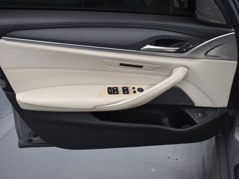 Used 2022 BMW M550i xDrive w/ Shadowloine Package image 9