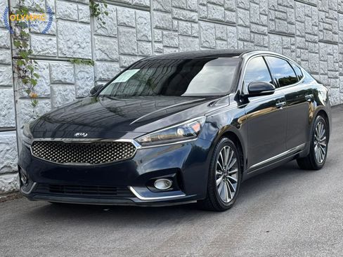 Used 2018 Kia Cadenza Premium image 1