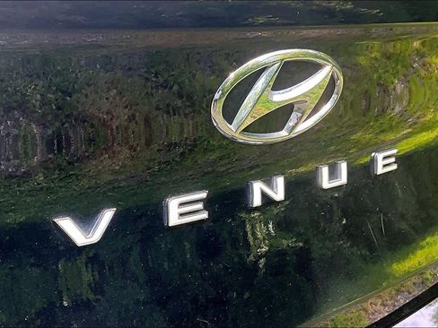 Used 2025 Hyundai Venue SEL FWD image 10