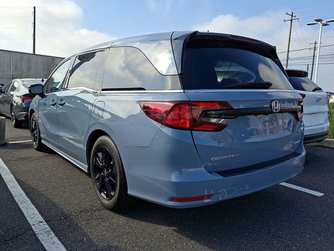 Used 2023 Honda Odyssey Sport image 3