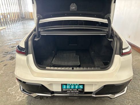 Used 2025 BMW 740i xDrive image 7