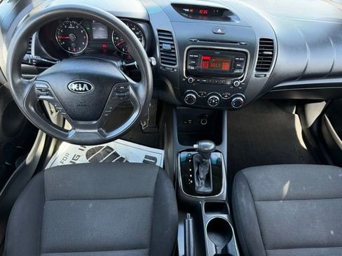 Used 2017 Kia Forte LX FWD image 3