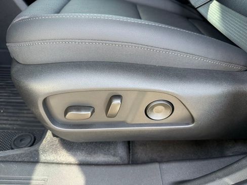 New 2026 Chevrolet Equinox LT w/ Convenience Package II image 11