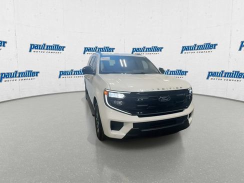 Certified 2025 Ford Expedition Max Active AWD/4WD image 3