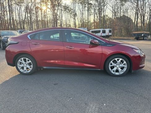 Used 2018 Chevrolet Volt Premier w/ Driver Confidence Package image 6