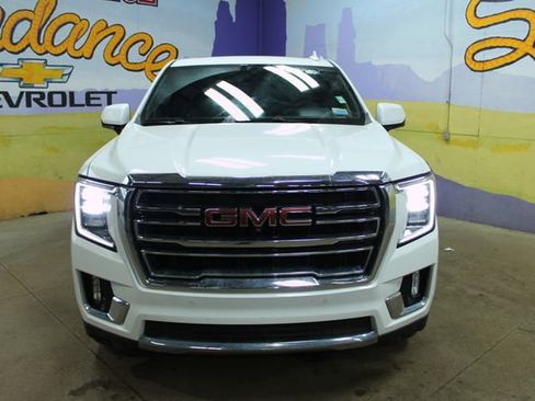 Used 2023 GMC Yukon XL SLT w/ SLT Luxury Package AWD/4WD image 7