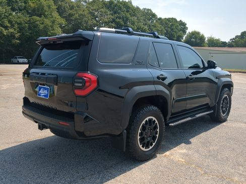 Used 2025 Toyota 4Runner TRD Off-Road Premium AWD/4WD image 3