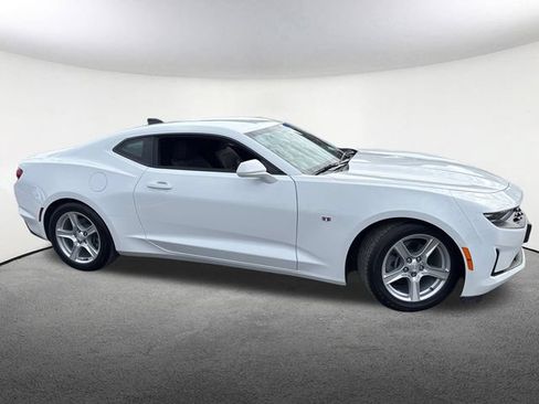 Used 2024 Chevrolet Camaro LT RWD image 15