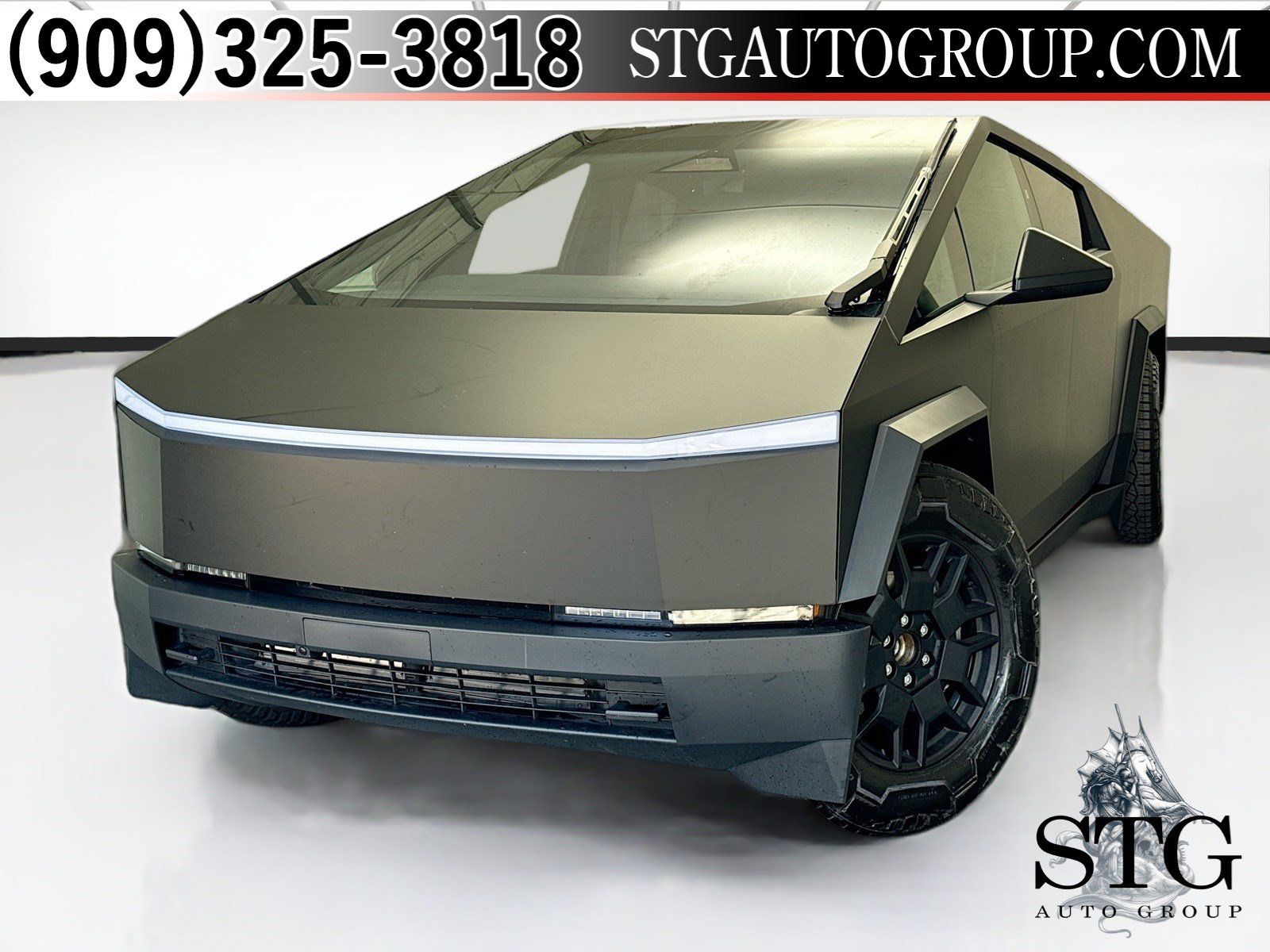 Used 2024 Tesla Cybertruck AWD Crew Cab image 1