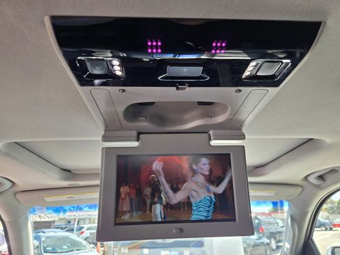 Used 2019 GMC Yukon SLT w/ Graphite Performance Edition image 33