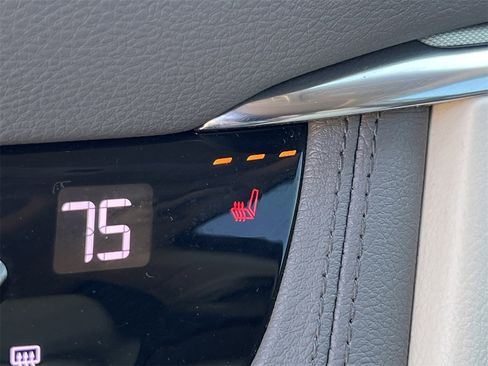 Used 2020 Cadillac XT5 Premium Luxury image 19