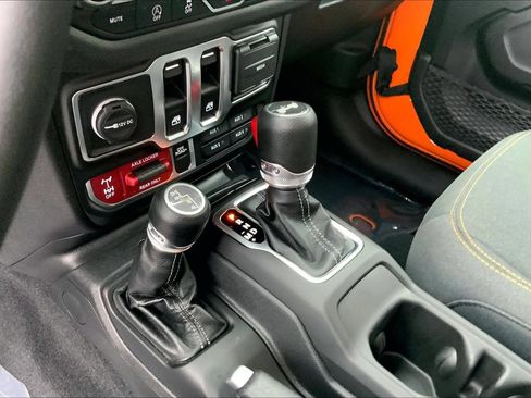 Certified 2025 Jeep Wrangler Sport AWD/4WD image 12