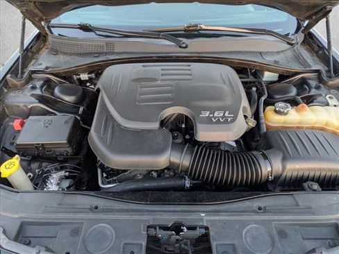 Used 2019 Chrysler 300 S image 24