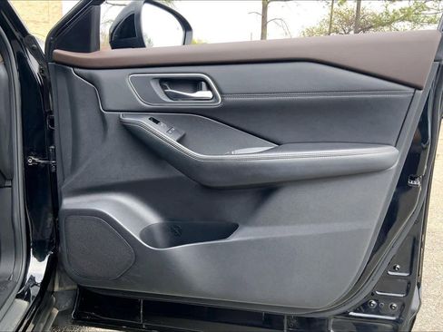 Used 2022 Nissan Rogue Platinum w/ Head-Up Display Package image 23