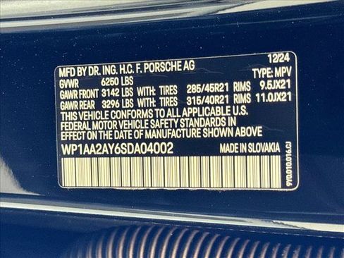 Certified 2025 Porsche Cayenne w/ Premium Package AWD/4WD image 25