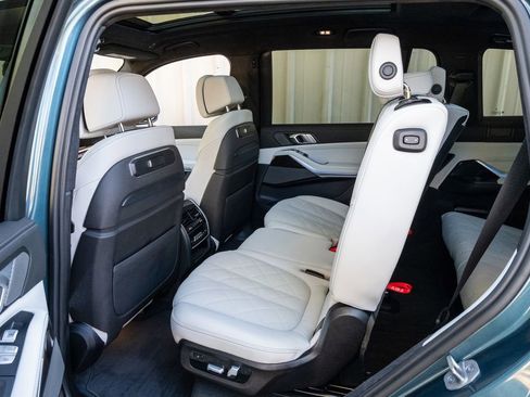 Used 2023 BMW X7 xDrive40i w/ Premium Package image 33