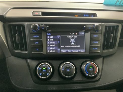 Used 2017 Toyota RAV4 LE AWD/4WD image 25