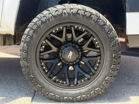 Used 2004 Chevrolet Silverado 2500 LT RWD image 31